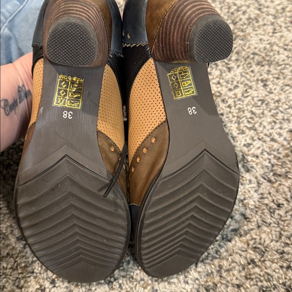 L'Artiste By Spring Step Womens Bardot Derby Oxford Pump -- Navy Multi 38/8 - Picture 8 of 8